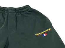画像をギャラリービューアに読み込む, VETEMENTS ヴェトモン HAUTE COUTURE スウェットパンツ UE52PA160V グリーン コットン S 美品 中古 4c075679