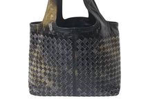 画像をギャラリービューアに読み込む, BOTTEGA VENETA ボッテガヴェネタ イントレチャート ハンドバッグ 138749 エナメル レザー ブラック イエロー 美品 中古 4c075691