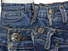 画像をギャラリービューアに読み込む, CHROME HEARTS クロムハーツ × Levi's リーバイス デニムショートパンツ セメタリークロスパッチ レディース 美品 中古 4c075753
