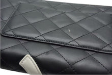Load image into Gallery viewer, CHANEL シャネル 長財布 カンボンライン オーガナイザー 10番台 ラムスキン ブラック ホワイト ピンク シルバー金具 美品 中古 4c075867