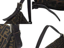 画像をギャラリービューアに読み込む, FENDI フェンディ マンマバケット ワンショルダーバッグ ズッカ柄 コットンキャンバス レザー シルバー金具 ブラウン 美品 中古 4c075869