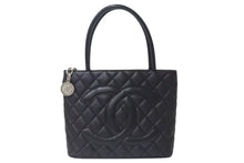 Load image into Gallery viewer, 極美品 CHANEL シャネル 復刻トートバッグ ハンドバッグ 7番台 キャビアスキン ブラック ココマーク ロゴ 鞄 シルバー金具 中古 4c075958