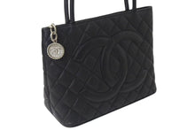 Load image into Gallery viewer, 極美品 CHANEL シャネル 復刻トートバッグ ハンドバッグ 7番台 キャビアスキン ブラック ココマーク ロゴ 鞄 シルバー金具 中古 4c075958