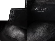 Load image into Gallery viewer, 極美品 CHANEL シャネル 復刻トートバッグ ハンドバッグ 7番台 キャビアスキン ブラック ココマーク ロゴ 鞄 シルバー金具 中古 4c075958