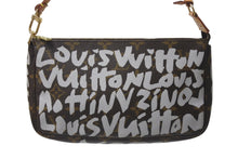 画像をギャラリービューアに読み込む, 極美品 LOUIS VUITTON ルイヴィトン ポシェット アクセソワール アクセサーポーチ M92192 モノグラム グラフィティ ホワイト 中古 4c075961