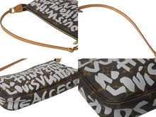 画像をギャラリービューアに読み込む, 極美品 LOUIS VUITTON ルイヴィトン ポシェット アクセソワール アクセサーポーチ M92192 モノグラム グラフィティ ホワイト 中古 4c075961