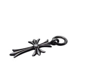 画像をギャラリービューアに読み込む, CHROME HEARTS クロムハーツ CH TINY CROSS タイニークロス チャーム ネックレス シルバー925 3.3g 美品 中古 4c076078