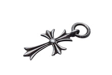 画像をギャラリービューアに読み込む, CHROME HEARTS クロムハーツ CH TINY CROSS タイニークロス チャーム ネックレス シルバー925 3.3g 美品 中古 4c076078