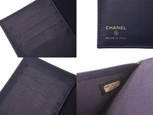Load image into Gallery viewer, CHANEL シャネル パスポートケース ココマーク 27番台 2018-2019年 キャビアスキン ネイビー ゴールド金具 美品 中古 4c076177