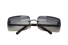 Load image into Gallery viewer, CHANEL シャネル サングラス リムレス ココマーク ラインストーン 62◻︎15 120 ブラック クリア シルバー金具 美品 中古 4c076189