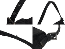 Load image into Gallery viewer, FENDI フェンディ マンマバケット ハンドバッグ ワンショルダー ズッキーノ ナイロンキャンバス ブラック 美品 中古 4c076194 正規品