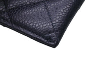 Load image into Gallery viewer, CHANEL シャネル カードケース マトラッセ 21番台 2015年 キャビアスキン ネイビー ゴールド金具 美品 中古 4c076195
