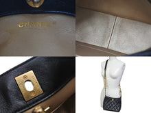 Load image into Gallery viewer, 極美品 CHANEL シャネル チェーンショルダーバッグ ランダム番台 ホーボー ラムスキン ココマーク キルティング ゴールド金具 中古 4c076228