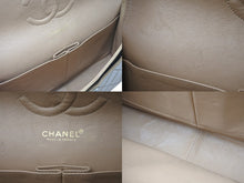 Load image into Gallery viewer, CHANEL シャネル マトラッセ25 Wフラップ Wチェーンショルダーバッグ ココマーク ラムスキン ベージュ 7番台 ゴールド金具 良品 中古 4c076264