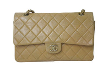 Load image into Gallery viewer, CHANEL シャネル マトラッセ25 Wフラップ Wチェーンショルダーバッグ ココマーク ラムスキン ベージュ 7番台 ゴールド金具 良品 中古 4c076264