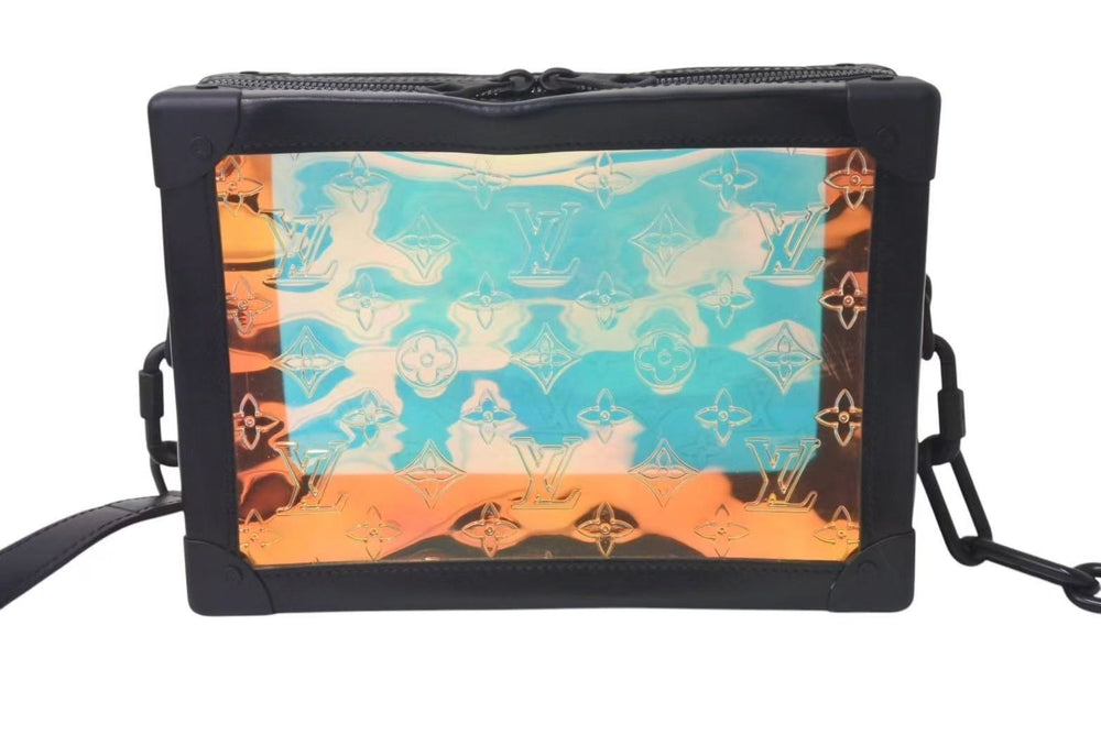極美品 LOUIS VUITTON ルイヴィトン M55932 モノグラム プリズム ソフトトランク ショルダーバッグ レザー ホログラム ブラック 中古 4c076409