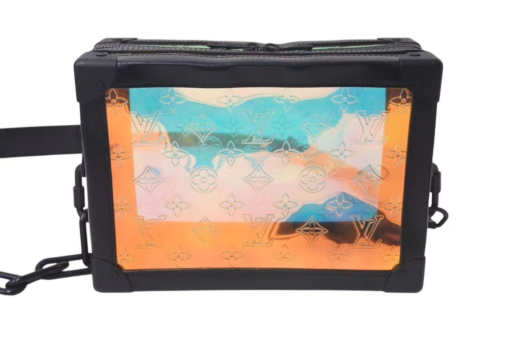 極美品 LOUIS VUITTON ルイヴィトン M55932 モノグラム プリズム ソフトトランク ショルダーバッグ レザー ホログラム ブラック 中古 4c076409