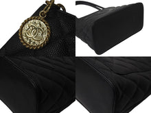 Load image into Gallery viewer, CHANEL シャネル 復刻トートバッグ ハンドバッグ A01804 キャビアスキン 7番台 ブラック ココマーク ロゴ 鞄 ゴールド金具 美品 中古 4c076469