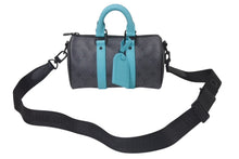 Load image into Gallery viewer, 極美品 LOUIS VUITTON ルイヴィトン キーポル バンドリエール25 2WAYバッグ M11645 モノグラム エクリプス グレー ターコイズ 中古 4c076534
