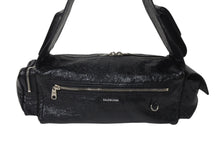 画像をギャラリービューアに読み込む, 極美品 BALENCIAGA バレンシアガ スーパービジィ スモール スリングバッグ アリーナラムスキン 702167・1000・N527277 ブラック 中古 4c076535