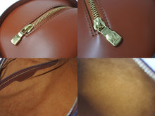 Load image into Gallery viewer, 極美品 LOUIS VUITTON ルイヴィトン スフロ ハンドバッグ M52223 エピ レザー ブラウン ゴールド金具 中古 4c076536
