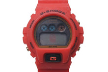 Load image into Gallery viewer, CASIO G-SHOCK A BATHING APE カシオ アベイシングエイプ コラボウォッチ 腕時計 DW-6900 レッド シルバー金具 中古 4c076704