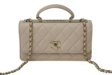 Load image into Gallery viewer, CHANEL シャネル チェーンクラッチ ショルダーバッグ AP4184 ランダム番台 ココマーク キルティング ベージュ 美品 中古 4c076729