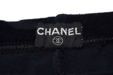 Load image into Gallery viewer, CHANEL シャネル ココマーク レギンス スウェットパンツ ボトムス ベロア ヴィンテージ ブラック レディース 総柄 美品 中古 4c076730