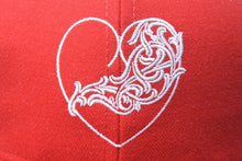 画像をギャラリービューアに読み込む, 新品未使用 CHROME HEARTS クロムハーツ ベースボールキャップ 帽子 サイズ7 1/4 ケルティックハート ハート刺繍 中古 4c076736