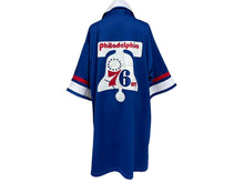 Load image into Gallery viewer, mitchell&amp;ness ミッチェルアンドネス 76ers 半袖シャツ シクサーズ スター 星 ブルー ポリエステル サイズ52 美品 中古 4c069664