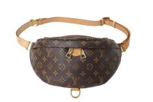 Load image into Gallery viewer, 極美品 LOUIS VUITTON ルイヴィトン ボディバッグ M43644 バムバッグ ブラウン モノグラムキャンバス 中古 4c069735