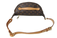 Load image into Gallery viewer, 極美品 LOUIS VUITTON ルイヴィトン ボディバッグ M43644 バムバッグ ブラウン モノグラムキャンバス 中古 4c069735