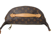 Load image into Gallery viewer, 極美品 LOUIS VUITTON ルイヴィトン ボディバッグ M43644 バムバッグ ブラウン モノグラムキャンバス 中古 4c069735