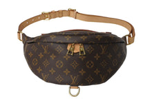 Load image into Gallery viewer, 極美品 LOUIS VUITTON ルイヴィトン ボディバッグ M43644 バムバッグ ブラウン モノグラムキャンバス 中古 4c069736