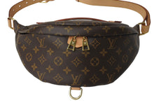 Load image into Gallery viewer, 極美品 LOUIS VUITTON ルイヴィトン ボディバッグ M43644 バムバッグ ブラウン モノグラムキャンバス 中古 4c069736