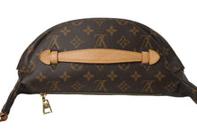 Load image into Gallery viewer, 極美品 LOUIS VUITTON ルイヴィトン ボディバッグ M43644 バムバッグ ブラウン モノグラムキャンバス 中古 4c069736