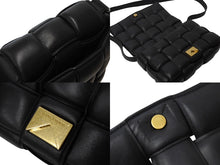 Load image into Gallery viewer, 極美品 BOTTEGA VENETA ボッテガ パデッド カセット ミディアムショルダーバッグ 黒 ラムレザー レディース 591970 中古 4c069778