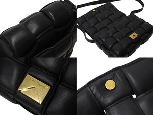 極美品 BOTTEGA VENETA ボッテガ パデッド カセット ミディアムショルダーバッグ 黒 ラムレザー レディース 591970 中古 4c069778