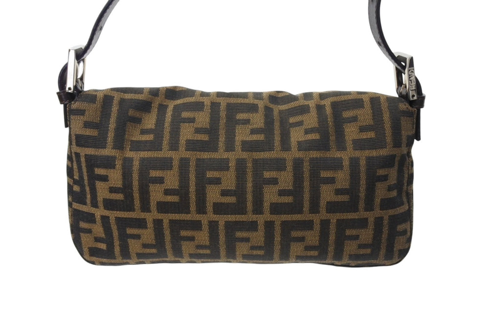 極美品 FENDI フェンディ マンマバケット ワンショルダーバッグ ズッカ柄 コットンキャンバス レザー シルバー金具 ブラウン 中古 4c070254