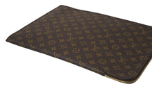 Load image into Gallery viewer, 極美品 LOUIS VUITTON ルイヴィトン クラッチバッグ ポッシュドキュマン モノグラムキャンバス ブラウン M53456 中古 4c070552