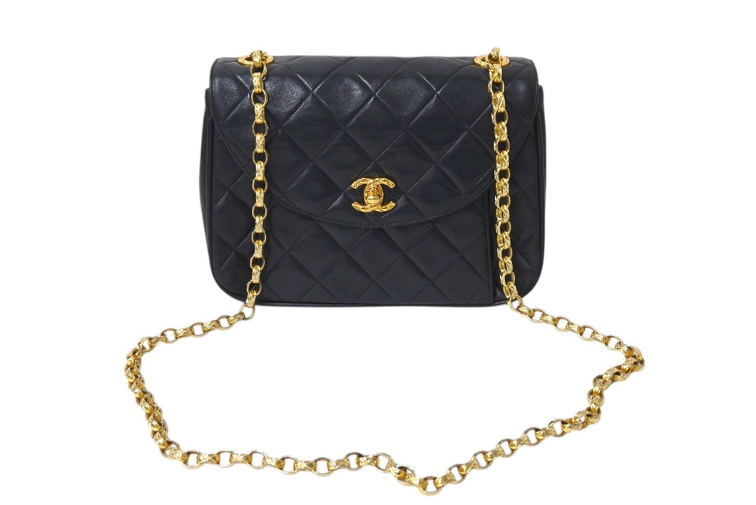 CHANEL シャネル ビジューチェーン ショルダーバッグ 2番台 ラムスキン ココマーク キルティング ブラック 美品 中古 4c071161