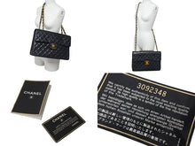 Load image into Gallery viewer, 極美品 CHANEL シャネル デカマトラッセ チェーンショルダーバッグ シングルフラップ 3番台 ブラック ゴールド金具 中古 4c074393