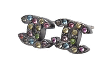 Load image into Gallery viewer, 極美品 CHANEL シャネル ココマーク ピアス アクセサリー ラインストーン マルチカラー 05A刻印 1.2g ブラックメタル金具 中古 4c075480