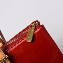 画像をギャラリービューアに読み込む, LOUIS VUITTON ルイヴィトン ハンドバッグ M93507 ローズウッドアベニュー ヴェルニ レッド 美品 中古 4a000872