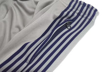 Load image into Gallery viewer, 極美品 KAPITAL キャピタル K2410LP073 スムースジャージー スタントマン&amp;ウーマン スーパーバギートラックパンツ バナーストライプ グレー サイズ1 中古 50588