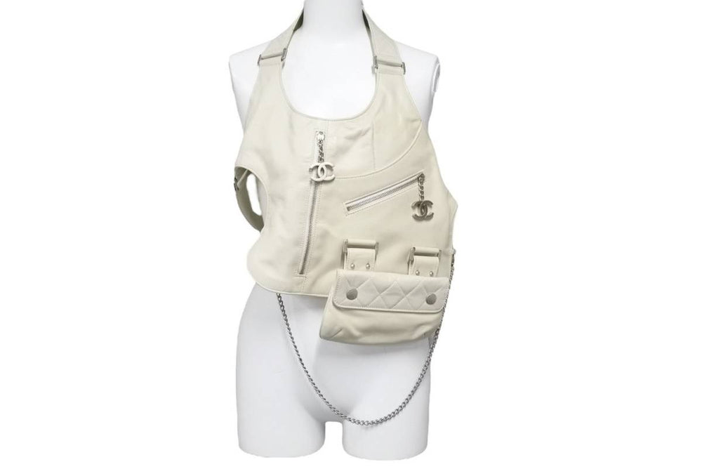 CHANEL Leather Vest Vintage Coco Mark No. 8 2003 Matelasse Lambskin White Silver Good Condition Used 50692