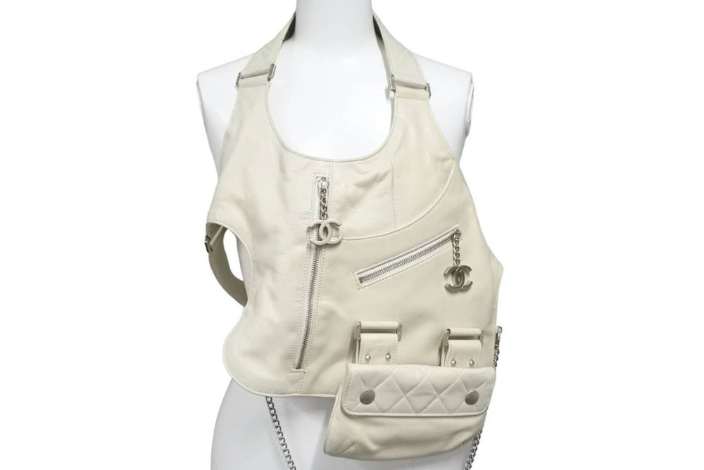 CHANEL Leather Vest Vintage Coco Mark No. 8 2003 Matelasse Lambskin White Silver Good Condition Used 50692