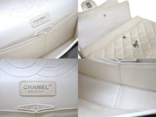 Load image into Gallery viewer, CHANEL シャネル マトラッセ30 Wチェーンショルダーバッグ 20番台 Wフラップ ココマーク キャビアスキン ベージュ 美品 中古 4c071454