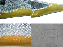 Load image into Gallery viewer, PRADA プラダ メッシュバッグ ミニバッグ ハンドバッグ イタリア製 メッシュ エナメル ブルー ゴールド 中古 51132
