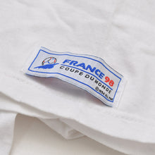Load image into Gallery viewer, FRANCE 98 公式アートグラフィックTシャツ 1998年 ワールドカップ フランス大会 W杯 ホワイト サイズ不明 サッカー サンドニ S.デキュジス ポスターアート 美品 中古 4a005122
